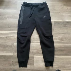 Black Nike Tech Pants Sz Medium